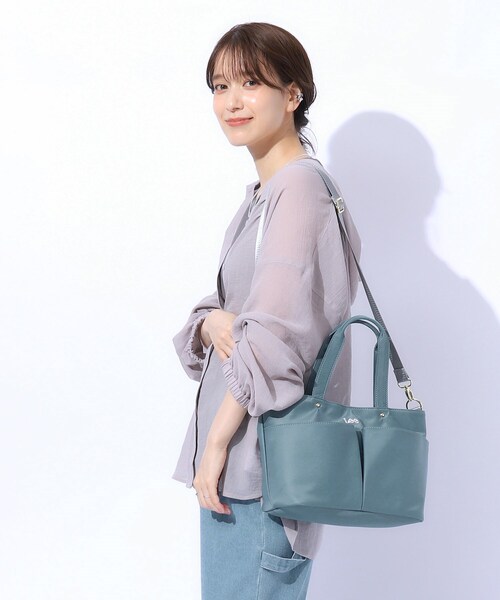 SHOO・LA・RUE（シューラルー）の「◆【Lee別注】フロントポケットトートバッグ（トートバッグ・レディース・ダークブラウン系3/ベージュ/ブルー/ブラック・00）」の21枚目の写真