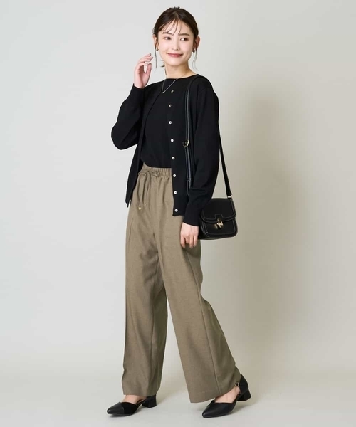 a.v.v（アーヴェヴェ）の「【洗える/イージーケア/吸水速乾/毛玉になりにくい】美楽るイージーワイドパンツ（その他パンツ・レディース・ブラック/ネイビー/グレー/ブラウン・40/38/36/42/34）」の11枚目の写真