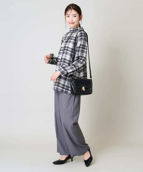 a.v.v（アーヴェヴェ）の「【洗える/イージーケア/吸水速乾/毛玉になりにくい】美楽るイージーワイドパンツ（その他パンツ・レディース・ブラック/ネイビー/グレー/ブラウン・40/38/36/42/34）」の15枚目の写真