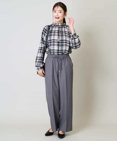 a.v.v（アーヴェヴェ）の「【洗える/イージーケア/吸水速乾/毛玉になりにくい】美楽るイージーワイドパンツ（その他パンツ・レディース・ブラック/ネイビー/グレー/ブラウン・40/38/36/42/34）」の18枚目の写真