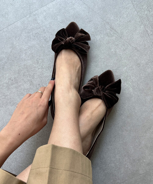 Chez toi（シェトワ）の「ベロアリボンバレーシューズ（パンプス・レディース・グレー/ブラウン/ブラック・22.5cm/24.5cm/23.5cm）」の3枚目の写真