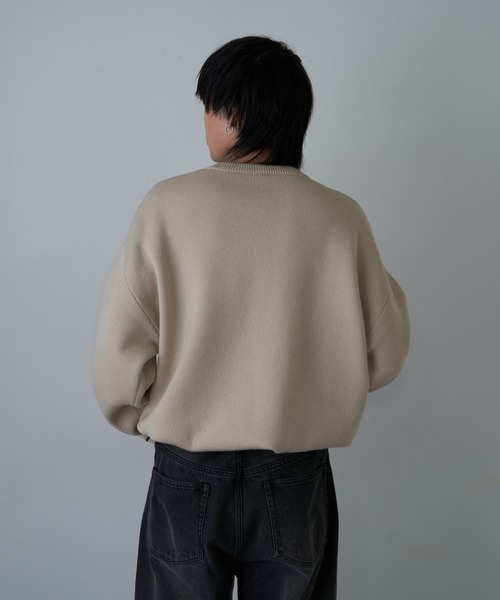 COLONY 2139（コロニートゥーワンスリーナイン）の「リサイクルポリクルーニット（ニット/セーター・メンズ・チャコールグレー/アイボリー/ブラック/グレイッシュベージュ・MEDIUM/LARGE）」の7枚目の写真