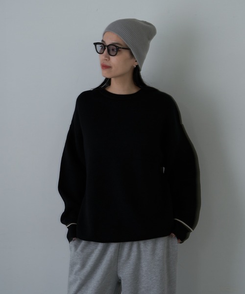 COLONY 2139（コロニートゥーワンスリーナイン）の「リサイクルポリクルーニット（ニット/セーター・メンズ・チャコールグレー/アイボリー/ブラック/グレイッシュベージュ・MEDIUM/LARGE）」の11枚目の写真