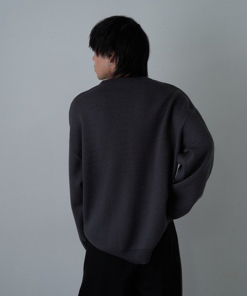 COLONY 2139（コロニートゥーワンスリーナイン）の「リサイクルポリクルーニット（ニット/セーター・メンズ・チャコールグレー/アイボリー/ブラック/グレイッシュベージュ・MEDIUM/LARGE）」の17枚目の写真