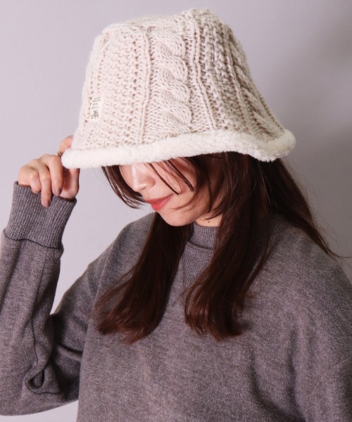 moz(モズ)の「(LF)【moz】ケーブルニット × ボア バケットハット(ハット・レディース・ブラック/アイボリー/チャコールグレー・FREE)」の4枚目の写真