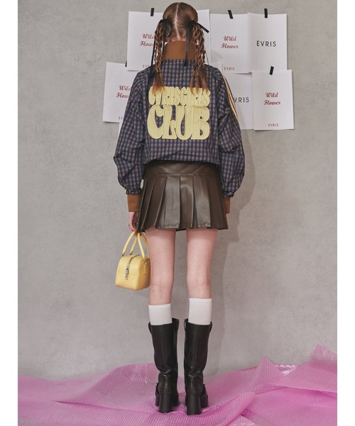 EVRIS（エヴリス）の「レザーライクプリーツミニスカート（スカート・レディース・ブラウン/ブラック・MEDIUM/SMALL）」の16枚目の写真