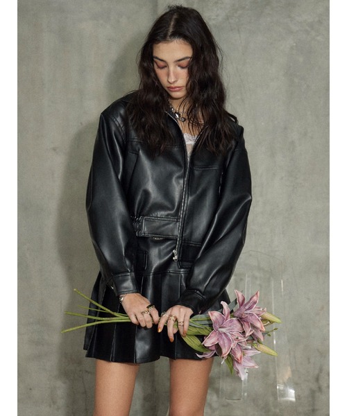 EVRIS（エヴリス）の「レザーライクプリーツミニスカート（スカート・レディース・ブラウン/ブラック・MEDIUM/SMALL）」の20枚目の写真