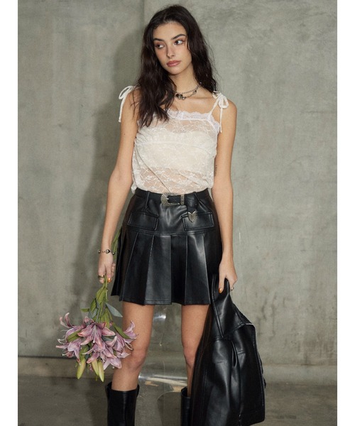 EVRIS（エヴリス）の「レザーライクプリーツミニスカート（スカート・レディース・ブラウン/ブラック・MEDIUM/SMALL）」の18枚目の写真