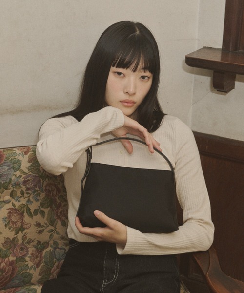 GIUNON(ジウノン)の「adjustable nylon bag / アジャスタブルナイロンバッグ(ハンドバッグ・レディース・ブラック/ピンク/イエロー/ブルー・FREE)」の11枚目の写真