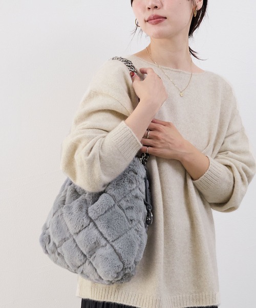 marco masi（マルコマージ）の「【MARCO MASI】エコファーチェーンバッグ-ECOVISION BAG（ショルダーバッグ・レディース・ベージュ/グレー・FREE）」の2枚目の写真