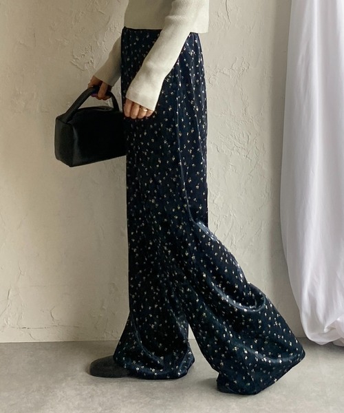 She's Closet（シーズクローゼット）の「フレア切り替え花柄ベロア
