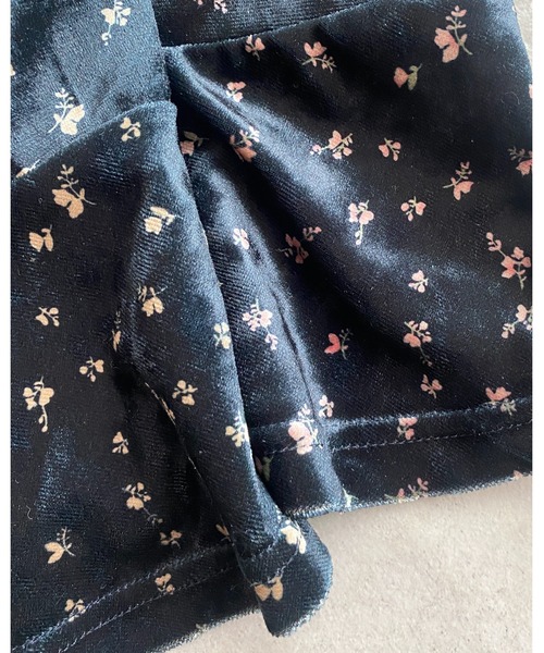 She's Closet(シーズクローゼット)の「フレア切り替え花柄ベロアキャミソールビスチェ&パンツスタイル上下セットアップ(セットアップ・レディース・ピンク/ホワイト・FREE)」の11枚目の写真