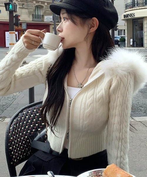 セール】ファー付きショート丈フルジップニットパーカー