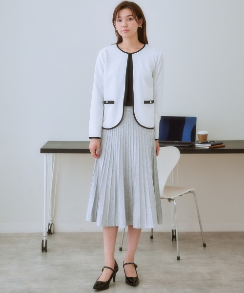 7days Life Styling(セブンデイズライフスタイリング)の「カットソー素材パール調ボタン配色ノーカラージャケット<大きいサイズ有>(ノーカラージャケット・レディース・オフホワイト/ブラック・3L/LL/L/M/S)」の10枚目の写真