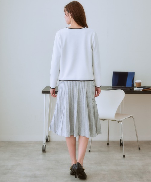 7days Life Styling(セブンデイズライフスタイリング)の「カットソー素材パール調ボタン配色ノーカラージャケット<大きいサイズ有>(ノーカラージャケット・レディース・オフホワイト/ブラック・3L/LL/L/M/S)」の12枚目の写真