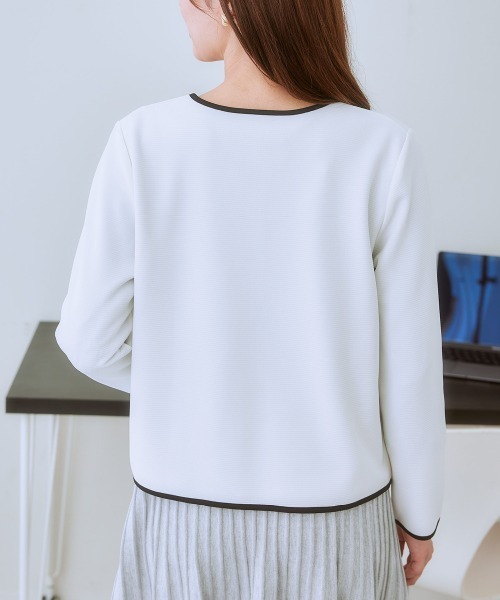 7days Life Styling(セブンデイズライフスタイリング)の「カットソー素材パール調ボタン配色ノーカラージャケット<大きいサイズ有>(ノーカラージャケット・レディース・オフホワイト/ブラック・3L/LL/L/M/S)」の15枚目の写真