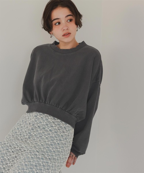 titivate（ティティベイト）の「ピグメント裏毛カットソースウェット（スウェット・レディース・チャコール/アイボリー・M/L/XL）」の2枚目の写真