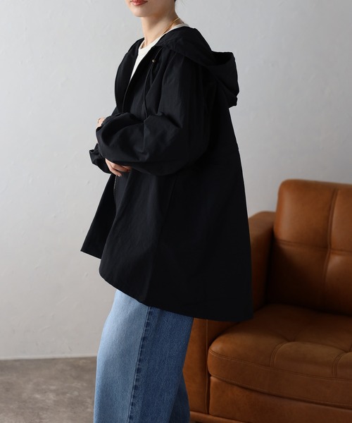 Fizz（フィズ）の「ゆったりドロストフード付きブルゾン（ナイロンジャケット・レディース・ブラック/アイボリー/ライトカーキ・M）」の15枚目の写真