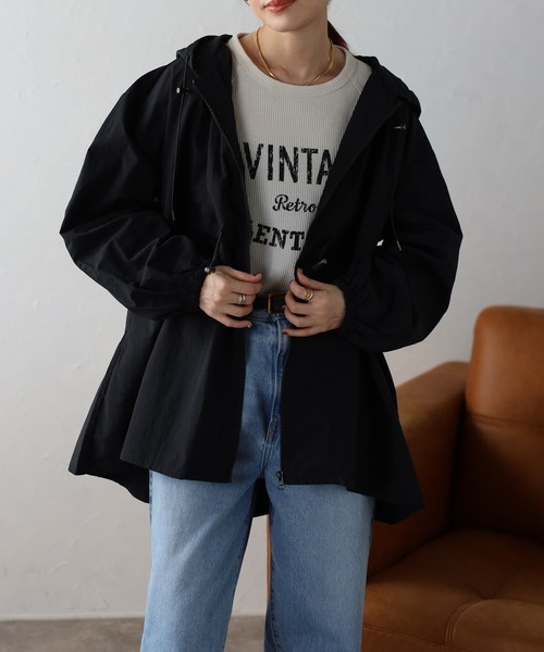 Fizz（フィズ）の「ゆったりドロストフード付きブルゾン（ナイロンジャケット・レディース・ブラック/アイボリー/ライトカーキ・M）」の17枚目の写真