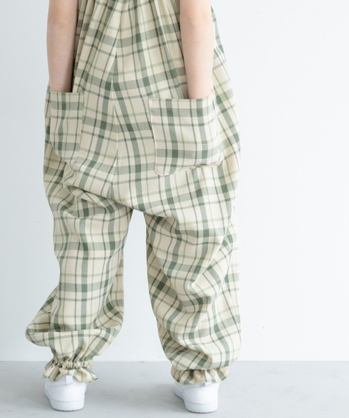 LOWRYS FARM（ローリーズファーム）の「ホップサックフリルサロペ　 241726（サロペット/オーバーオール・キッズ・ブラウン/グリーン/グレー・110cm/120cm/130cm/140cm/150cm）」の8枚目の写真