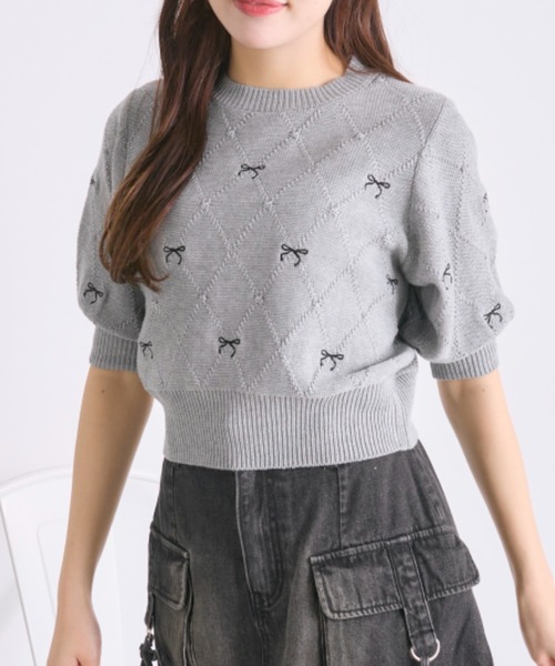 OLIVE des OLIVE(オリーブデオリーブ)の「リボン刺繍ニット(ニット/セーター・レディース・オフホワイト/トップグレー/ピンク/レッド・FREE)」の3枚目の写真