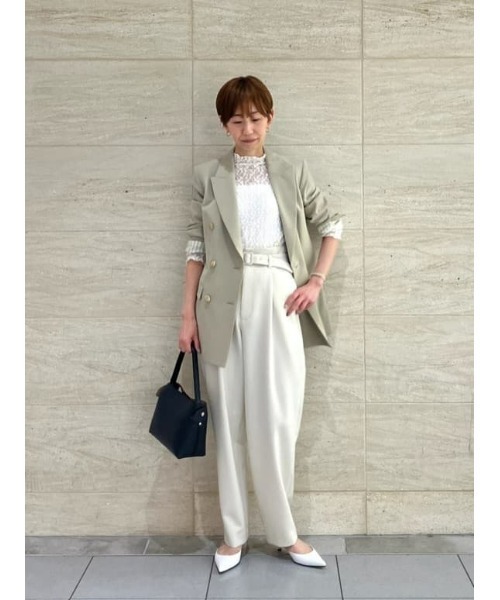 allureville（アルアバイル）の「ダブルクロスベルト付タックパンツ（その他パンツ・レディース・ベージュ/ネイビー/コーラル・2/1）」の22枚目の写真