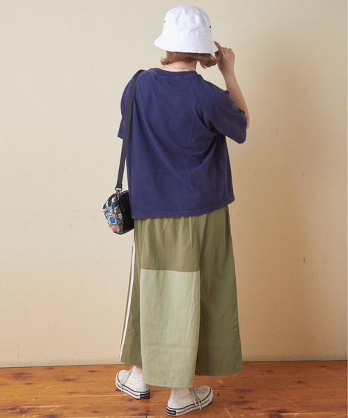 CUBE SUGAR（キューブシュガー）の「ナイロン×カットソーラインギャザースカート（スカート・レディース・スミクロ/ナチュラル/ベージュ/カーキ・M）」の13枚目の写真