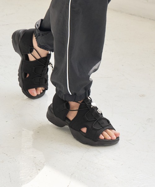 ROPE' PICNIC（ロペピクニック）の「【KIDS/キッズ】アジャスタースピンドルスニーカーサンダル/リンクコーデ（サンダル・キッズ・キナリ/ブラック・22/21/20/19）」の5枚目の写真