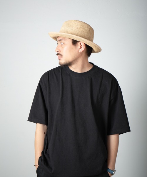 RACAL(ラカル)の「Rafia Crushable Fedora Hat / ラフィアクラッシャブルフェドラハット(ハット・メンズ・ナチュラル・MEDIUM/LARGE)」の2枚目の写真