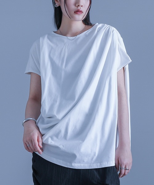 kOhAKU（コハク）の「『フレンチスリーブドレープカットソー』（Tシャツ/カットソー・レディース・ブルー/オフホワイト/ブラック・2/1）」の2枚目の写真