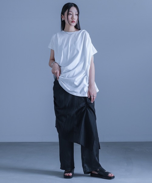 kOhAKU（コハク）の「『フレンチスリーブドレープカットソー』（Tシャツ/カットソー・レディース・ブルー/オフホワイト/ブラック・2/1）」の21枚目の写真
