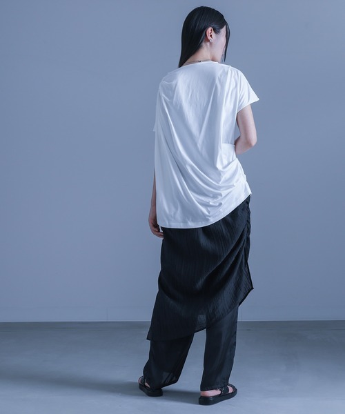 kOhAKU（コハク）の「『フレンチスリーブドレープカットソー』（Tシャツ/カットソー・レディース・ブルー/オフホワイト/ブラック・2/1）」の22枚目の写真
