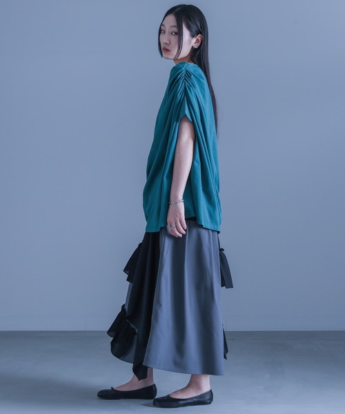 kOhAKU（コハク）の「『フレンチスリーブドレープカットソー』（Tシャツ/カットソー・レディース・ブルー/オフホワイト/ブラック・2/1）」の19枚目の写真