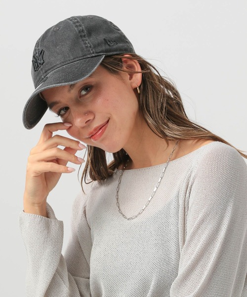 NEW ERA（ニューエラ）の「【NEW ERA（ニューエラ）】別注920 ITL WASH NY(WOMENS)（キャップ・レディース・グレイッシュベージュ/ネイビー/ブラック/ブラウン・FREE）」の10枚目の写真