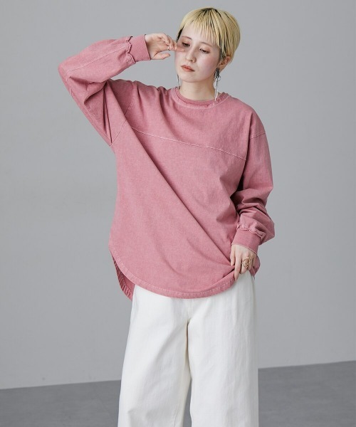 Soiunique（スワユニーク）の「ピグメント加工　胸切り替えライン入ＢＩＧシルエット長袖Ｔシャツ　［Soiunique］（Tシャツ/カットソー・レディース・ブラック/ネイビー/レッド・M/L）」の22枚目の写真