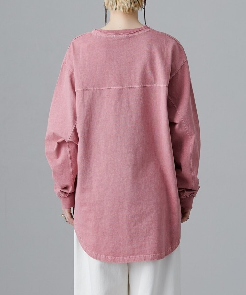 Soiunique（スワユニーク）の「ピグメント加工　胸切り替えライン入ＢＩＧシルエット長袖Ｔシャツ　［Soiunique］（Tシャツ/カットソー・レディース・ブラック/ネイビー/レッド・M/L）」の13枚目の写真
