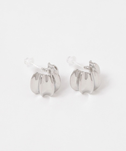 LAKOLE(ラコレ)の「ウォルナットフープ樹脂ポストピアス / 320319(ピアス(両耳用)・レディース・その他1/その他2・FREE)」の1枚目の写真