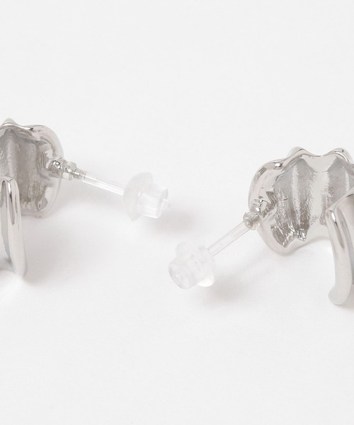 LAKOLE(ラコレ)の「ウォルナットフープ樹脂ポストピアス / 320319(ピアス(両耳用)・レディース・その他1/その他2・FREE)」の3枚目の写真