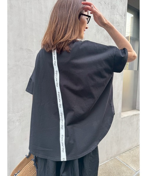 Day and Grade(デイアンドグレイド)の「【前田ゆかセレクト】バッグロゴTシャツ(Tシャツ/カットソー・レディース・ホワイト/ブラック・FREE)」の19枚目の写真