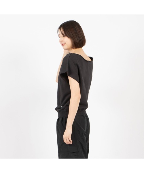 Reebok(リーボック)の「スタジオ スタイル スウェットシャツ / STUDIO STYLE SWEATSHIRT(Tシャツ/カットソー・レディース・ライトグレー/ブラック・XX-LARGE/LARGE/X-LARGE/MEDIUM/SMALL)」の3枚目の写真