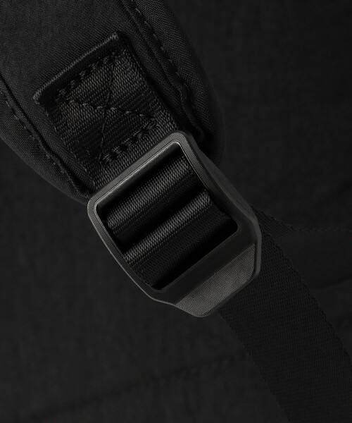 NIKE（ナイキ）の「限定展開 NIKE/ナイキ ナイキ オーラ バックパック (24L) / HF7007-010（バックパック/リュック・メンズ・ブラック・ONE SIZE）」の2枚目の写真