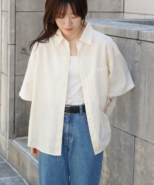 CIAOPANIC TYPY(チャオパニックティピー)の「【通気性◎】ユニセックスジャガード刺繍レースシャツ(シャツ/ブラウス・メンズ・ネイビー/オフホワイト/チャコールグレー・MEDIUM/LARGE)」の2枚目の写真