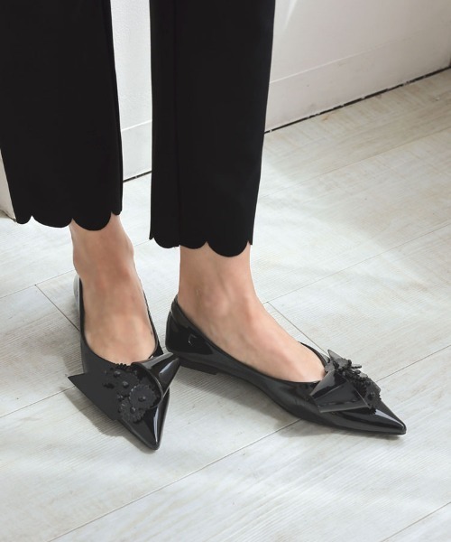 DONOBAN（ドノバン）の「フラワーパンプス（パンプス・レディース・ホワイト/ブラック・22.5cm/23cm/23.5cm/24cm/24.5cm）」の5枚目の写真