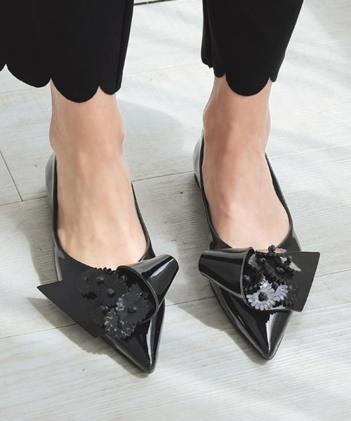 DONOBAN（ドノバン）の「フラワーパンプス（パンプス・レディース・ホワイト/ブラック・22.5cm/23cm/23.5cm/24cm/24.5cm）」の6枚目の写真