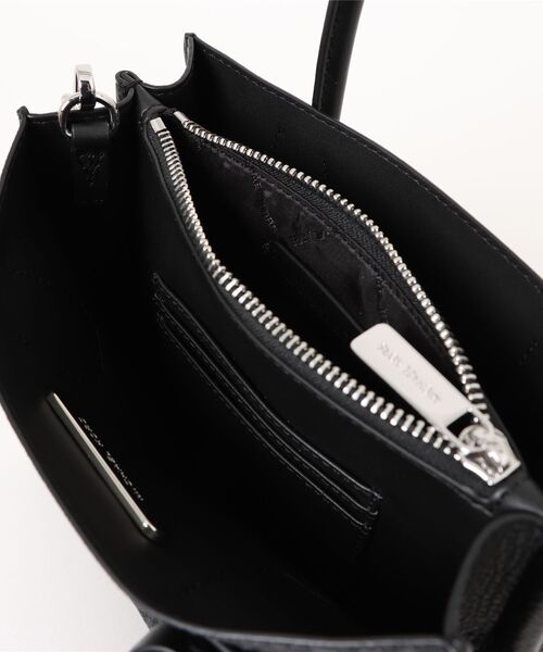 MICHAEL KORS(マイケルコース)の「MERCER ショッパートート クロスボディ ミディアム - MKシグネチャー(ショルダーバッグ・レディース・ブラック・FREE)」の3枚目の写真