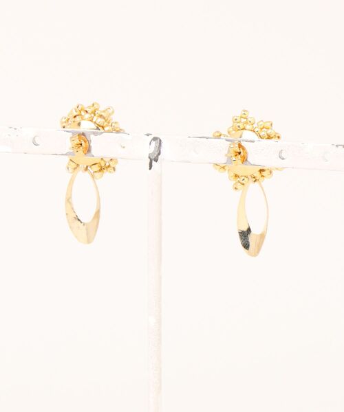 tone(トーン)の「【Hi-na】つぶビーズ×変形オーバルフープ ピアス(MA)(ピアス(両耳用)・レディース・ゴールド・FREE)」の5枚目の写真