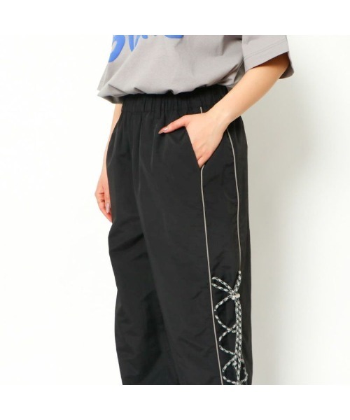 GORGE(ゴージ)の「《レースアップ×裾ドローコード》レディース ワイドカーゴパンツ サイドデザイン 春夏秋(カーゴパンツ・レディース・ホワイト/ブラック・F)」の11枚目の写真