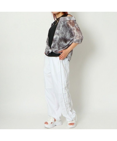 GORGE(ゴージ)の「《レースアップ×裾ドローコード》レディース ワイドカーゴパンツ サイドデザイン 春夏秋(カーゴパンツ・レディース・ホワイト/ブラック・F)」の9枚目の写真