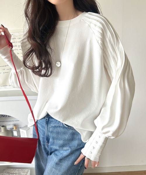 classicalelf(クラシカルエルフ)の「カジュアルな中にも上品さを。綿100%袖山タックラグラン長袖Tシャツ(Tシャツ/カットソー・レディース・ネイビー/ホワイト/ブラック/アイボリー/グレイッシュベージュ・LARGE/MEDIUM/SMALL/X-LARGE)」の8枚目の写真