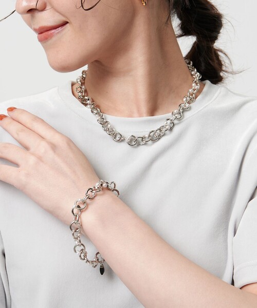 BEAUTY&YOUTH UNITED ARROWS（ビューティーアンドユースユナイテッドアローズ）の「メタル チェーン×パールモチーフ ブレスレット（ブレスレット・レディース・シルバー・FREE）」の2枚目の写真